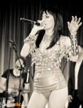 Cucu-Diamantes singing