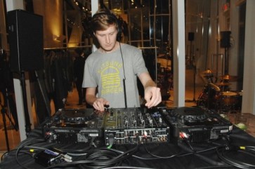 DJ-Amtrac