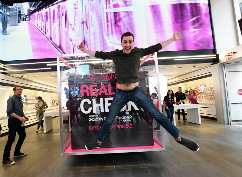 Steven-Owens-wins-vegas-trip-galaxy-s7-launch