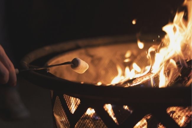 5 Safety Tips for Building Backyard Fires This Summer