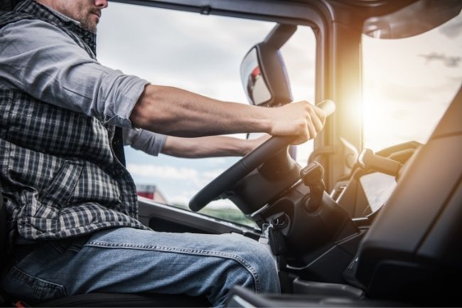 What You Should Know Before Becoming a Truck Driver