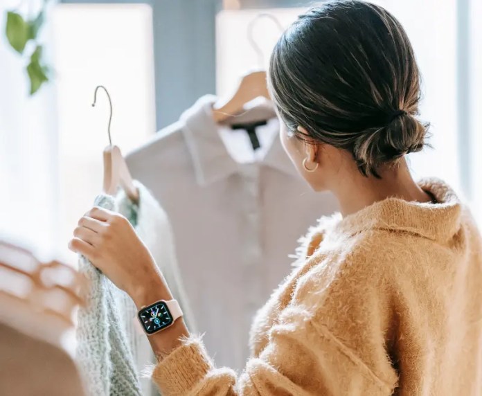 How To Buy Outfits That Help Her Feel Confident